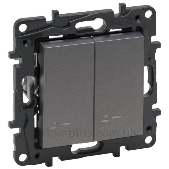 Фото Legrand з серії Niloe Step 863415 стального кольору