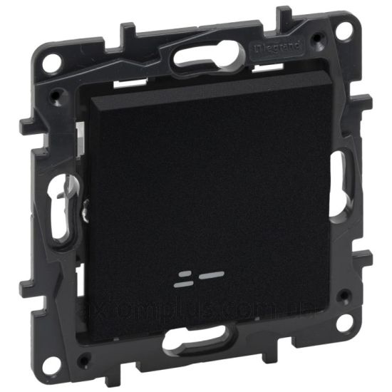 Фото Legrand серии Niloe Step 863511 черного цвета