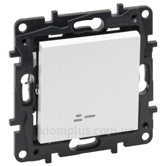 Фото Legrand серии Niloe Step 863116 белого цвета