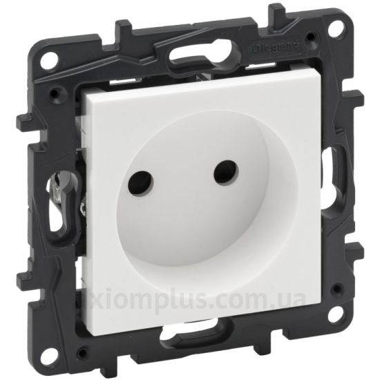 Фото Legrand из серии Niloe Step 863119 белого цвета