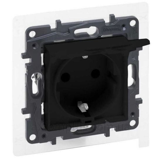Фото Legrand из серии Niloe Step 863523 черного цвета
