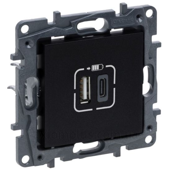 Фото Legrand серии Niloe Step 863540 черного цвета