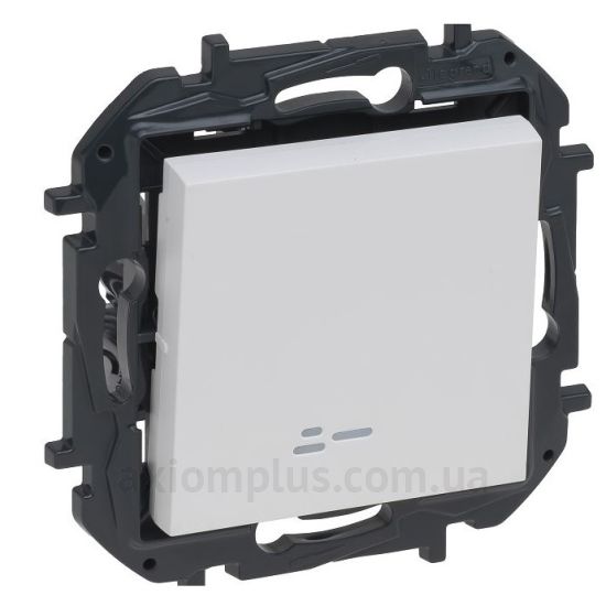 Фото Legrand серії Niloe Step білого кольору