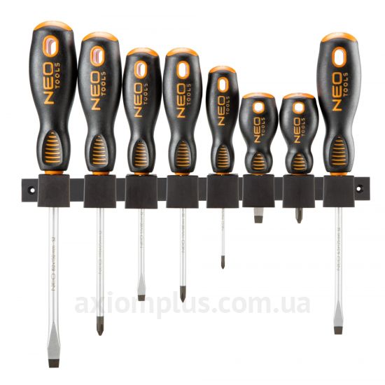 Фото набора отверток Neo Tools 04-207в пластиковом кейсе черного цвета