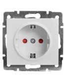 Розетка Lezard Rain (703-0288-124B) с защитными шторками детей с з/к ПБТ (белая)
