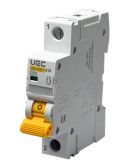 Автоматический выключатель UEC SB-M8 1P 16A D 4,5кA (MCB45-1-016-D)
