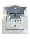 Розетка TNSy Maltaс с з/к, кришкою и защитными шторками белая (TNSy5000962)