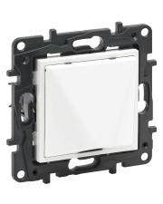 Вывод кабеля Legrand Niloe Step с фиксатором IP21 белый (863129)