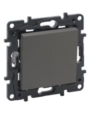 Одноклавишный выключатель Legrand Niloe Step 10А зажимной механизм сталь (863401)