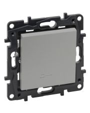 Одноклавишный выключатель Legrand Niloe Step 10А зажимной механизм с подсветкой алюминий (863311)