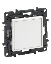 Заглушка Legrand Niloe Step белая (863100)