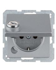 Розетка Berker Q.x 47636084 с замком с заземлением и с крышкой (алюминий)